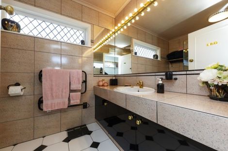 Photo of property in 302 Park Road, Hokowhitu, Palmerston North, 4410