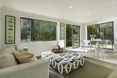 Photo of property in 3 Aberley Road, Schnapper Rock, Auckland, 0632