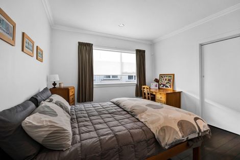 Photo of property in 290 Devon Street West, New Plymouth, 4310