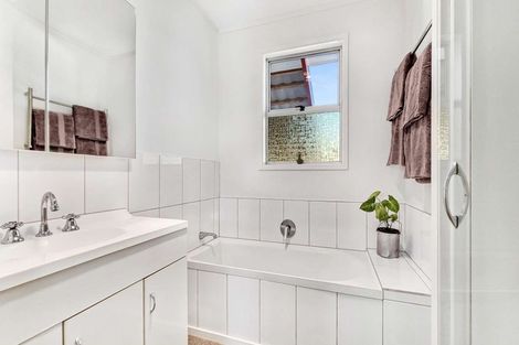 Photo of property in 31 Browning Crescent, Owhata, Rotorua, 3010