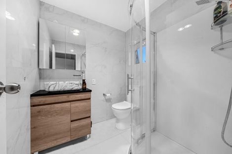 Photo of property in 10 San Fernando Way, Henderson, Auckland, 0612
