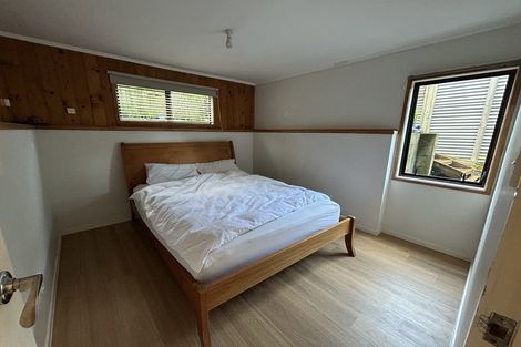 Photo of property in 11 John Bracken Way, Beach Haven, Auckland, 0626