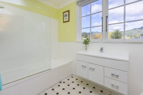 Photo of property in 3 Sunbrae Drive, Silverstream, Upper Hutt, 5019