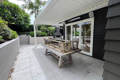 Photo of property in 9 Swindon Close, Mellons Bay, Auckland, 2014