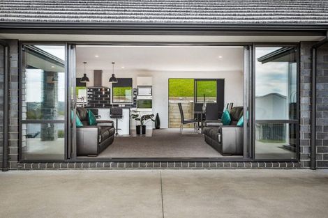 Photo of property in 104 Solan Drive, Waimauku, 0812