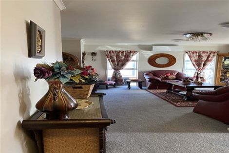 Photo of property in 4 Fitchburg Place, Mangere, Auckland, 2022