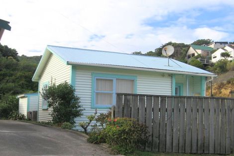 Photo of property in 24 Happy Valley Road, Owhiro Bay, Wellington, 6023