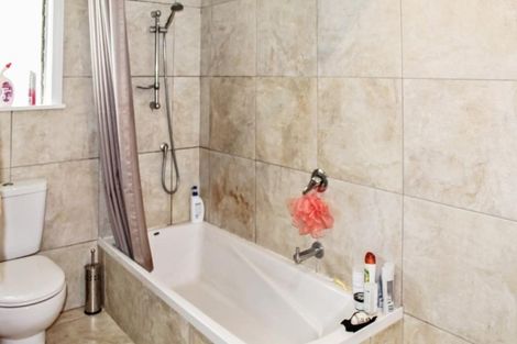 Photo of property in 2 Tern Place, Hokowhitu, Palmerston North, 4410