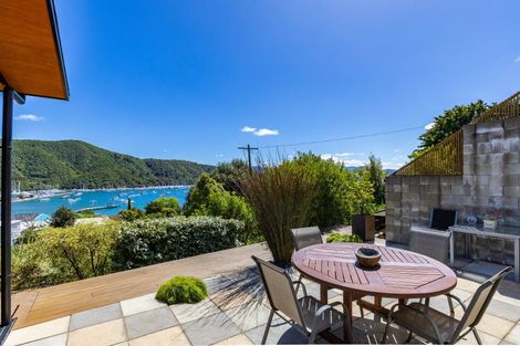 Photo of property in 324a Waikawa Road, Waikawa, Picton, 7220