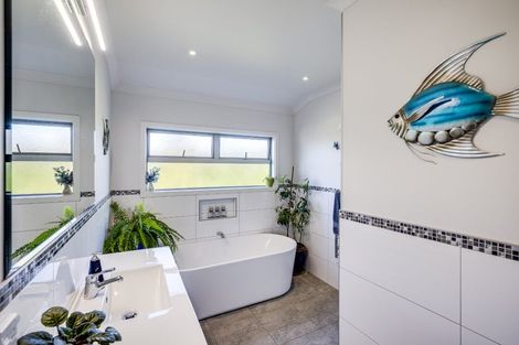 Photo of property in 73 Mcelwee Street, Jervoistown, Napier, 4112