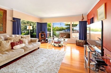 Photo of property in 1/556 East Coast Road, Windsor Park, Auckland, 0630