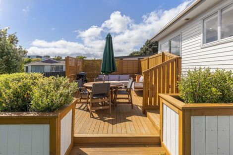 Photo of property in 2 Pennant Grove, Titahi Bay, Porirua, 5022