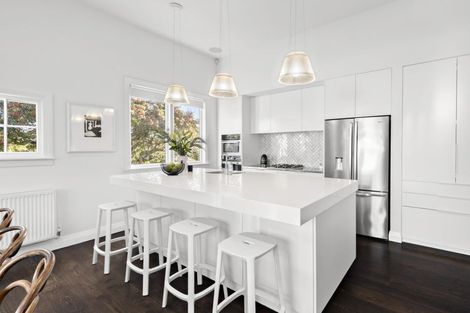 Photo of property in 17 West Road, Northland, Wellington, 6012