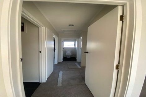Photo of property in 2/2 Casuarina Road, Half Moon Bay, Auckland, 2012