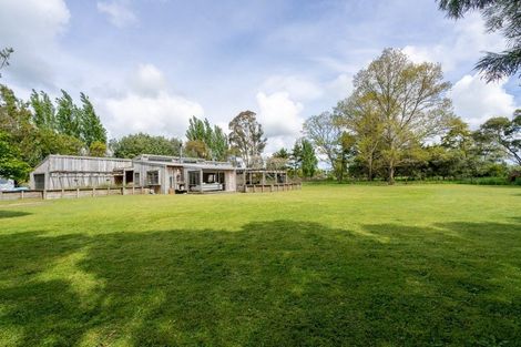Photo of property in 915 Rangiotu Road, Rangiotu, Palmerston North, 4477