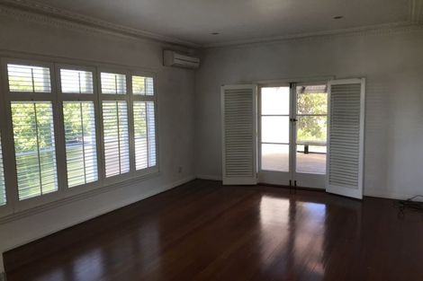 Photo of property in 8 Forrest Hill Road, Forrest Hill, Auckland, 0620