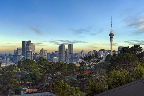 Photo of property in 161 Birkenhead Avenue, Birkenhead, Auckland, 0626