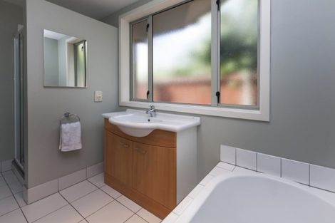 Photo of property in 6 Tuirau Place, Ilam, Christchurch, 8041