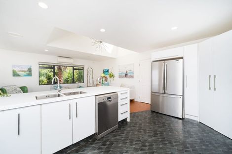 Photo of property in 49 Schnell Drive, Kelvin Grove, Palmerston North, 4414