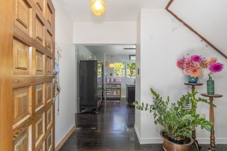 Photo of property in 15 Opou Road, Titirangi, Auckland, 0604