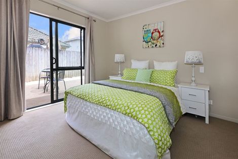 Photo of property in 12 Peachstone Lane, Henderson, Auckland, 0612
