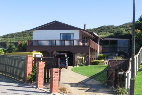 Photo of property in 25 Chapel Street, Takapuwahia, Porirua, 5022