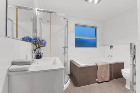 Photo of property in 129 Hillpark Drive, Pokeno, 2402