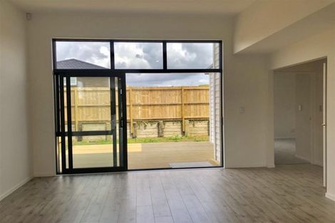 Photo of property in 7 Hoiho Road, Pukekohe, 2120