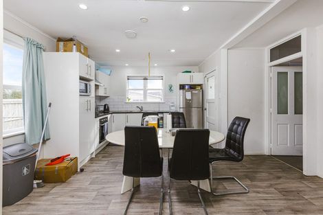 Photo of property in 3 Corsair Crescent, Mangere, Auckland, 2022