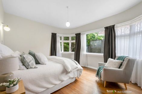 Photo of property in 11 Burma Road, Khandallah, Wellington, 6035