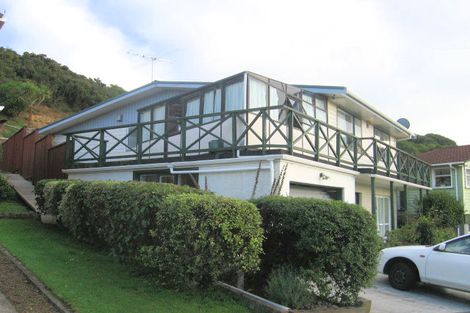 Photo of property in 16 Rembrandt Avenue, Tawa, Wellington, 5028