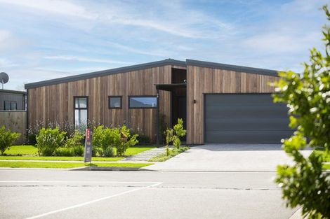 Photo of property in 38 Mangamoteo Street, Lytton West, 4071