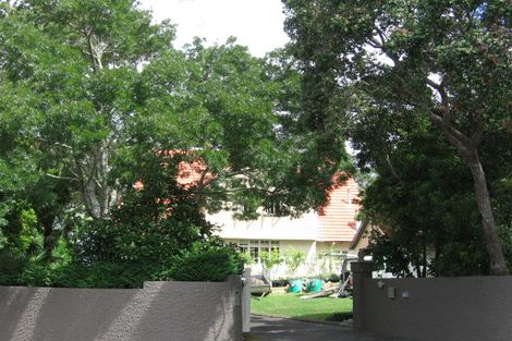 Photo of property in 11 Stanley Point Road, Stanley Point, Auckland, 0624