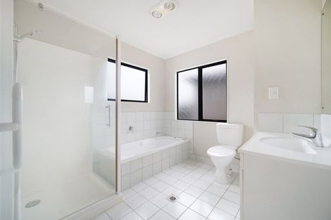 Photo of property in 92b Naylors Drive, Mangere, Auckland, 2022