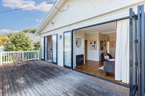 Photo of property in 94 Eden Street, Island Bay, Wellington, 6023