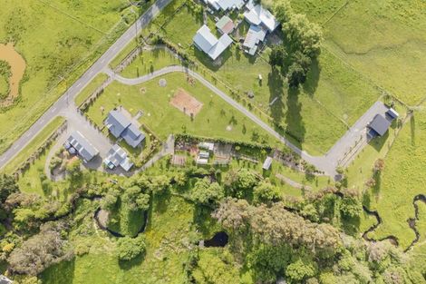 Photo of property in 100 Cole Street, Dannevirke, 4930