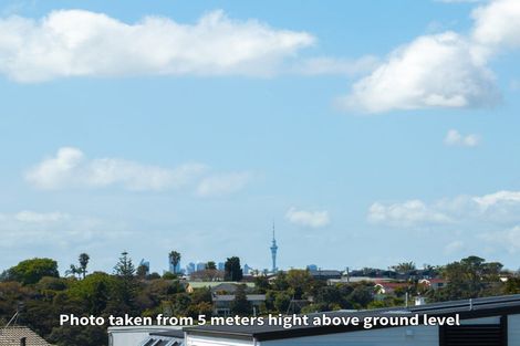 Photo of property in 14b Pipitea Place, Massey, Auckland, 0614