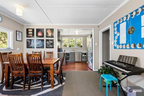 Photo of property in 15 Davis Grove, Wainuiomata, Lower Hutt, 5014