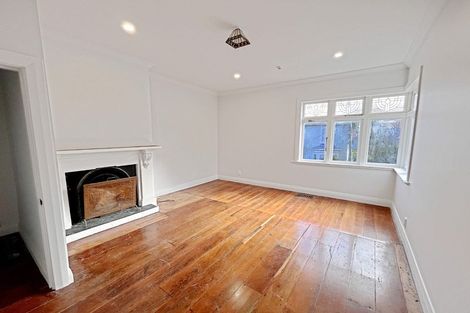 Photo of property in 38 Hawker Street, Mount Victoria, Wellington, 6011