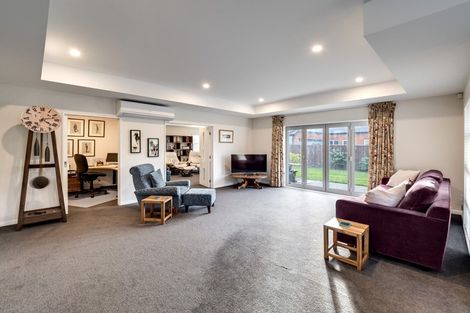 Photo of property in 35 Six Silvers Avenue, Halswell, Christchurch, 8025