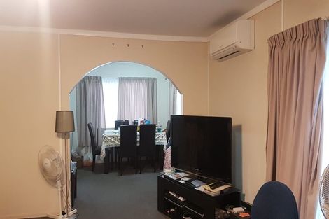 Photo of property in 62 Kohekohe Street, New Lynn, Auckland, 0600