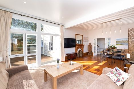 Photo of property in 14 Cameron Road, Bluff Hill, Napier, 4110