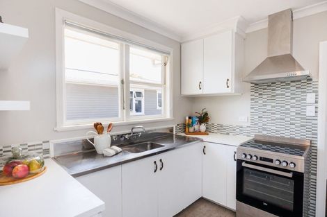 Photo of property in 8 Viscount Place, West End, Palmerston North, 4412