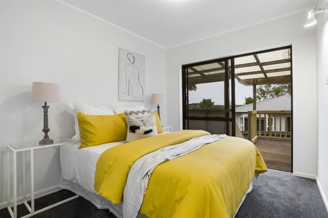 Photo of property in 1/81 Carlisle Road, Torbay, Auckland, 0632