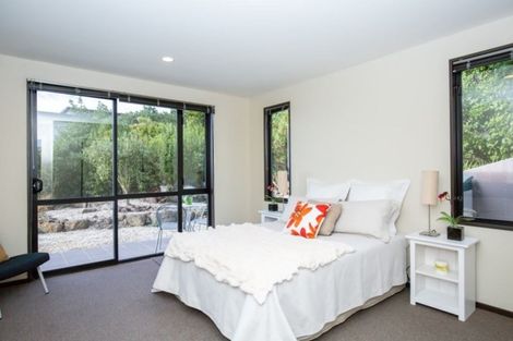 Photo of property in 2 Signal Hill Road, Mount Pleasant, Christchurch, 8081