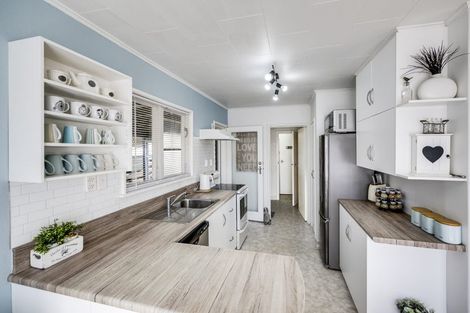 Photo of property in 8 Ngarimu Street, Havelock North, 4130