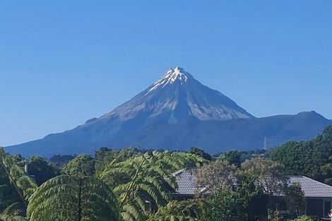 Photo of property in 2 Fern Lane, Whalers Gate, New Plymouth, 4310