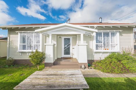 Photo of property in 2 Moore Avenue, Tawhero, Whanganui, 4501