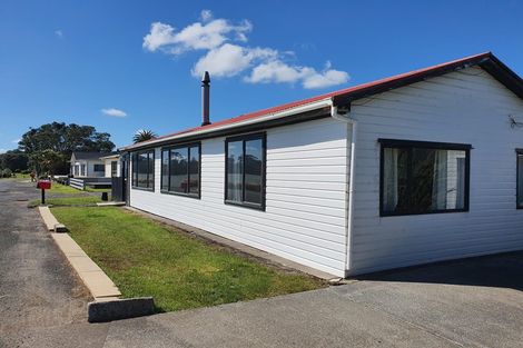 Photo of property in 9 Beach Road, Glenbrook, Waiuku, 2681