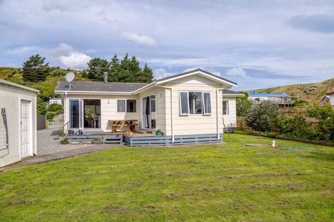 Photo of property in 89 Lake Ferry Road, Lake Ferry, Featherston, 5772